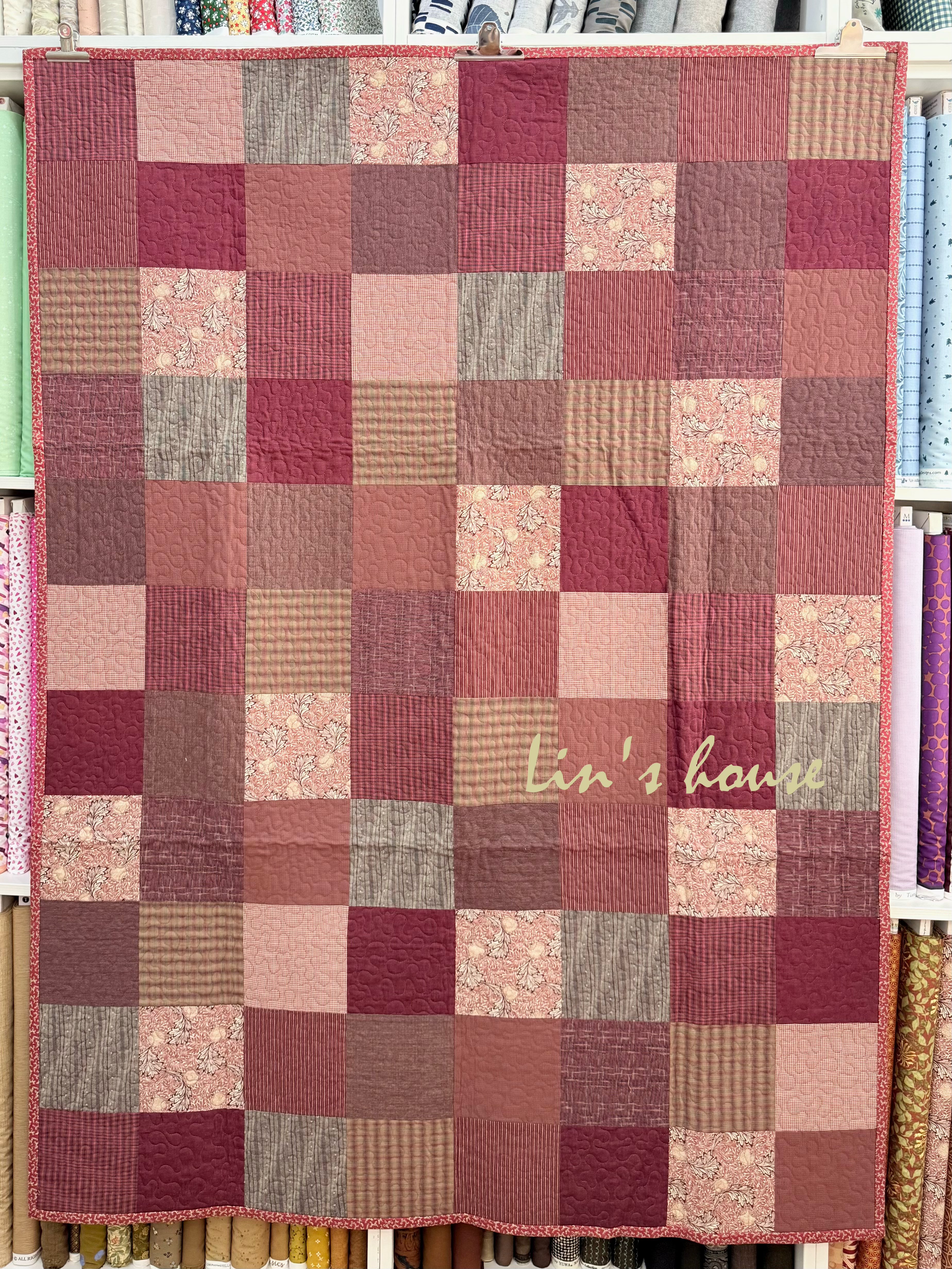 小野作品欣賞《沉靜紅影》先染布大方塊拼布被